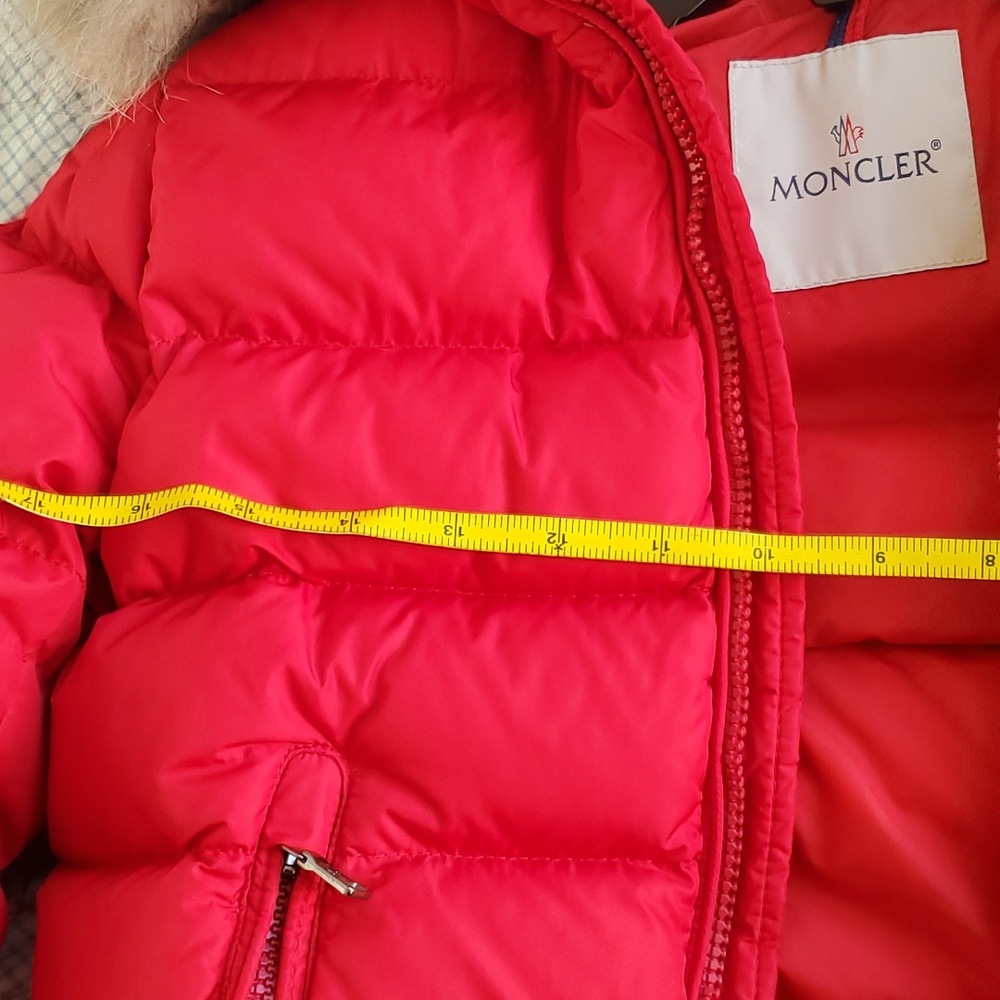 Moncler jacket size 10 with feathers hat around the hat - Picture 15 of 15